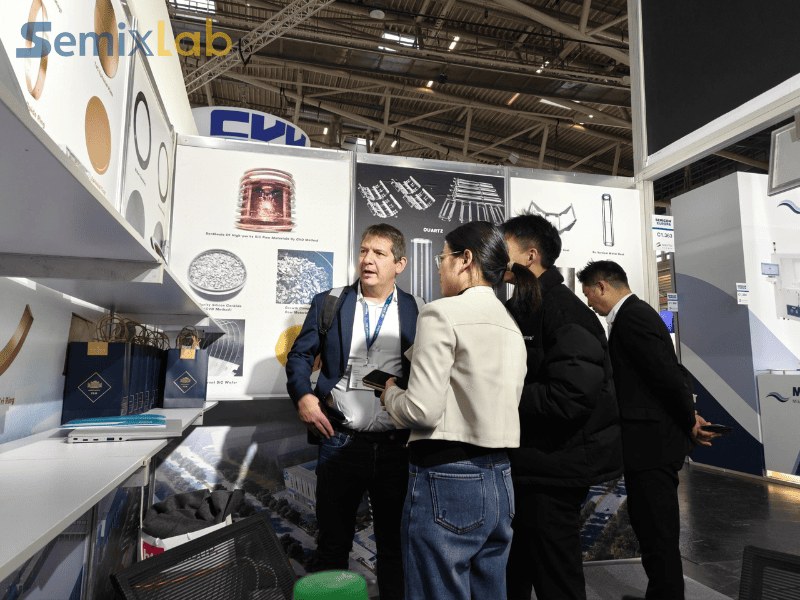 Epitaxial vatengi vakashanyira Semixlabs booth paSemicon Euro 2025